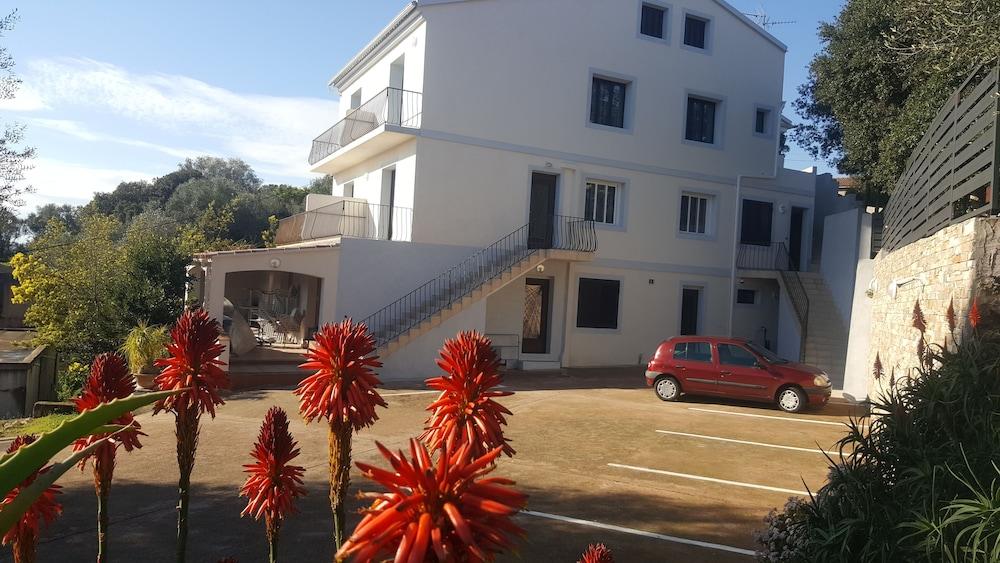 Corsica Hostel Porto-Vecchio, Partie Dortoirs Zewnętrze zdjęcie
