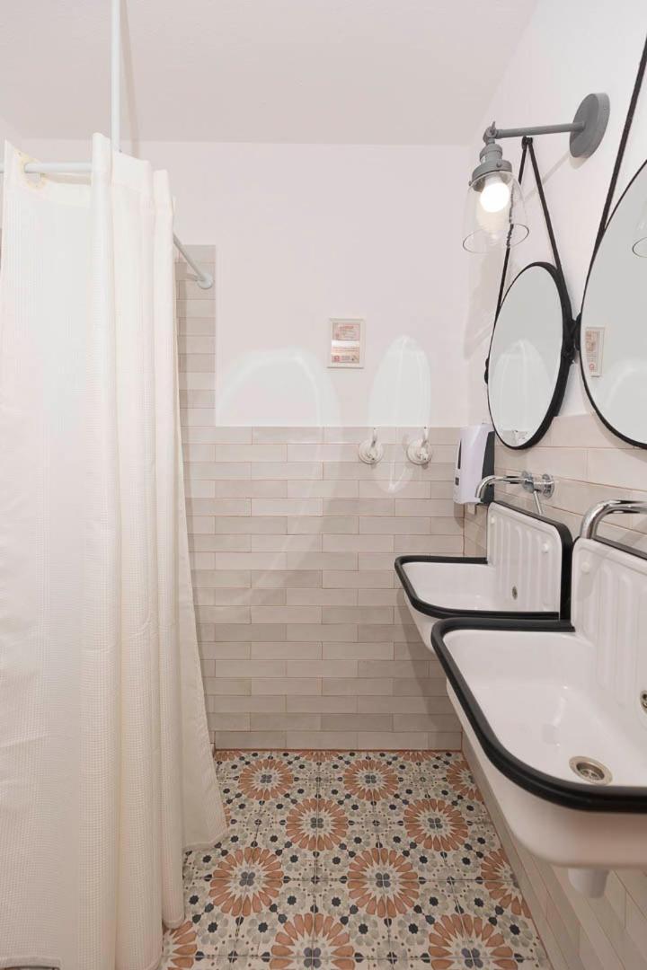 Corsica Hostel Porto-Vecchio, Partie Dortoirs Zewnętrze zdjęcie