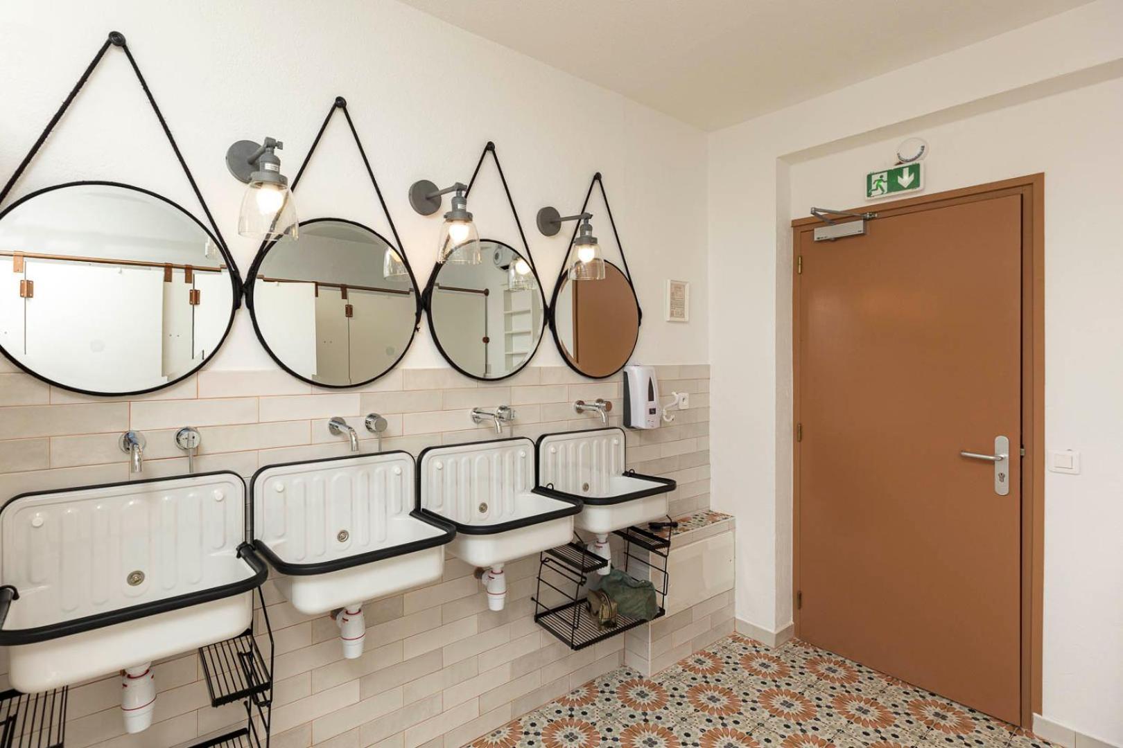 Corsica Hostel Porto-Vecchio, Partie Dortoirs Zewnętrze zdjęcie